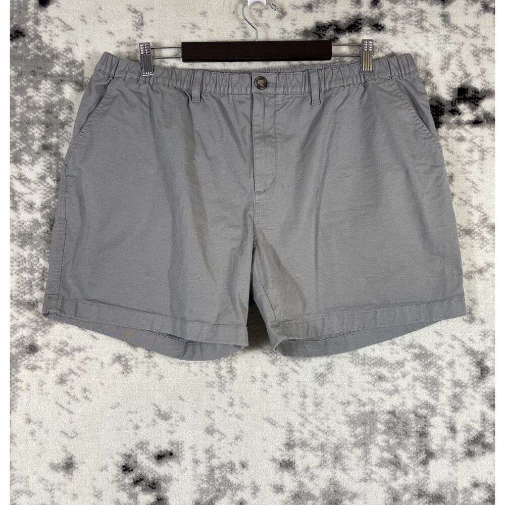chubbies Men's Flat Front Shorts in Light Gray